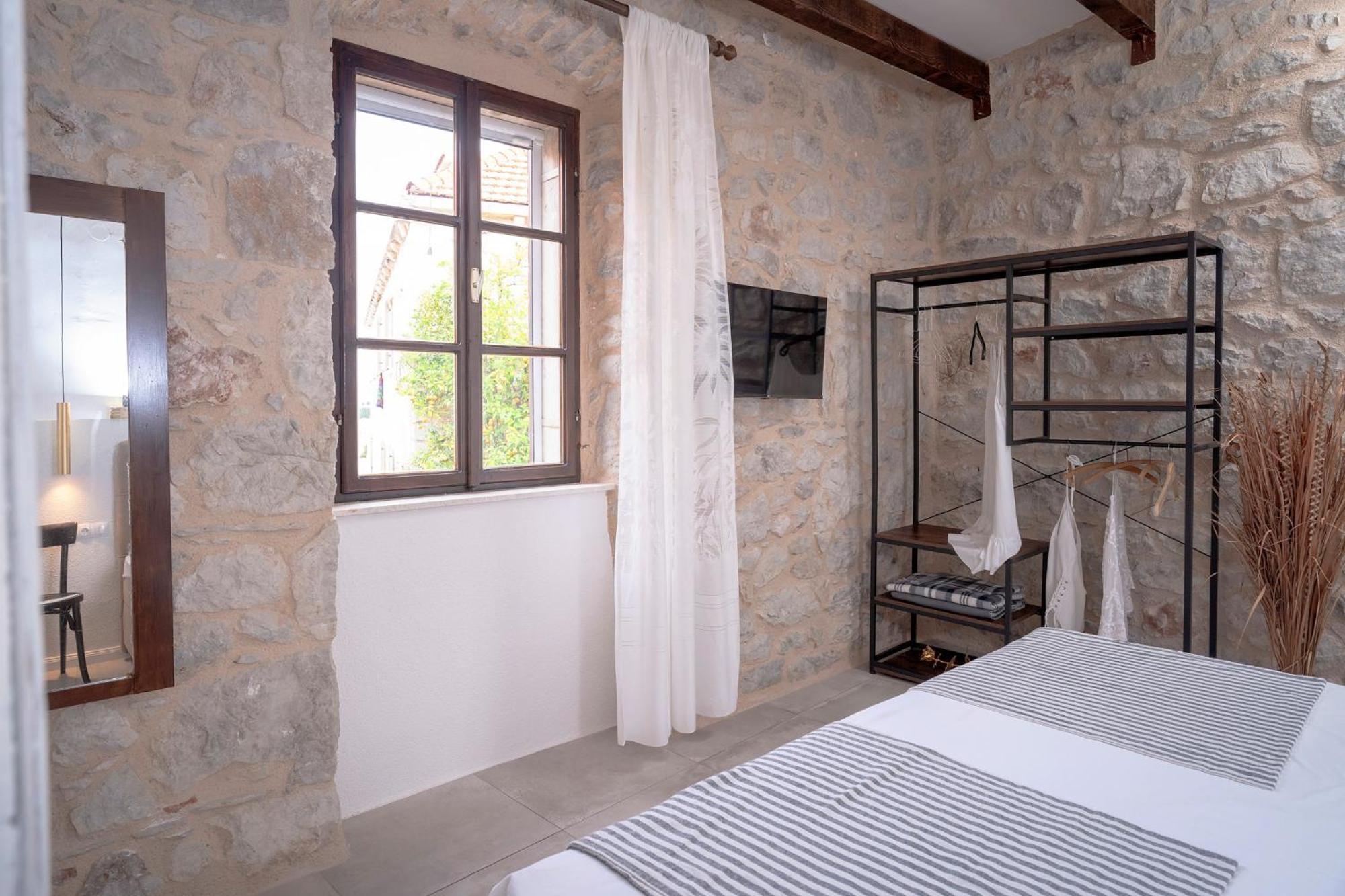 Holiday Home Skala With Hot Tub & Kala With Terrace Pitve Exterior photo